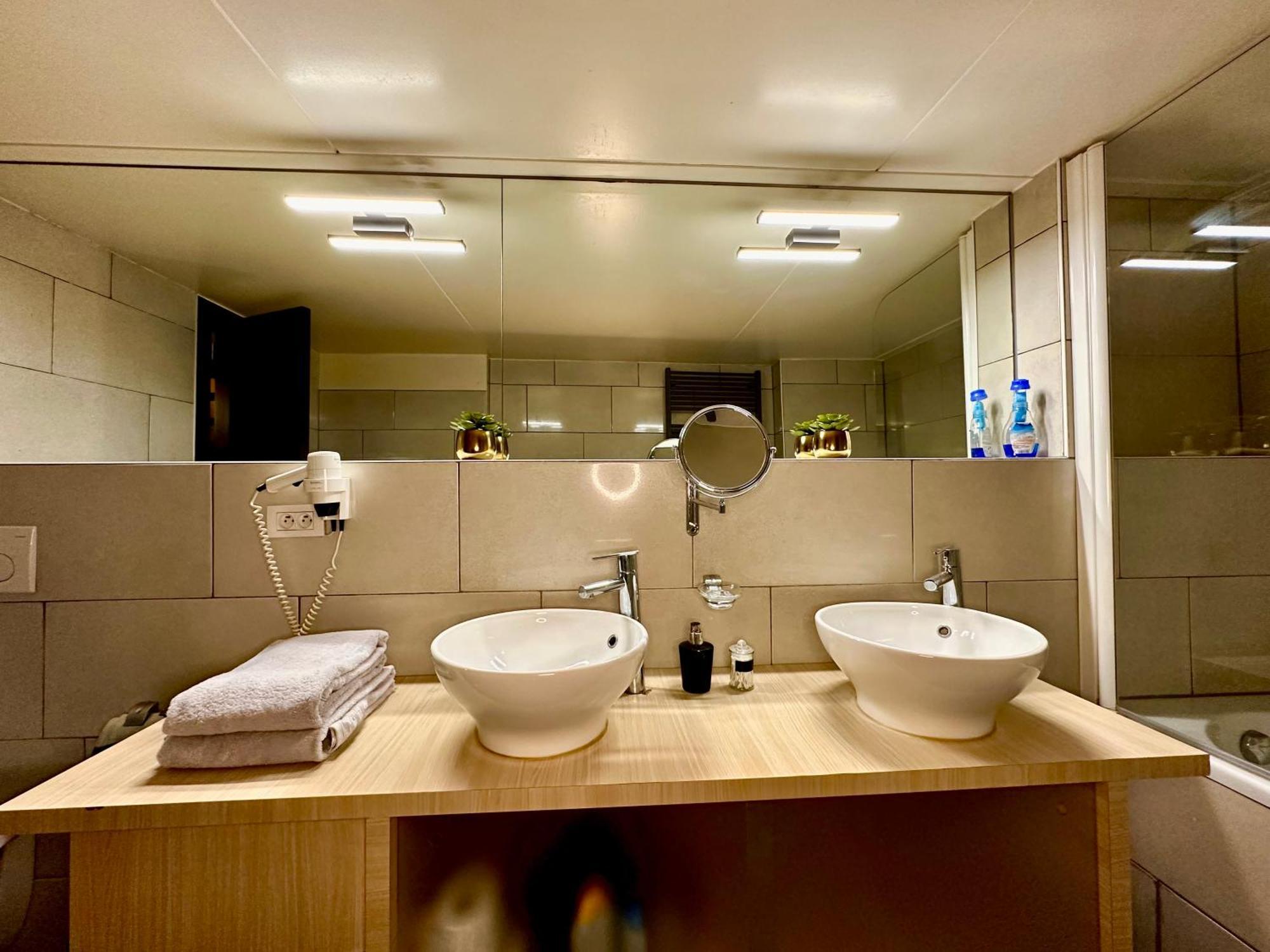 Luxury Suites Castel By Rikas Hotels 안트베르펜 외부 사진