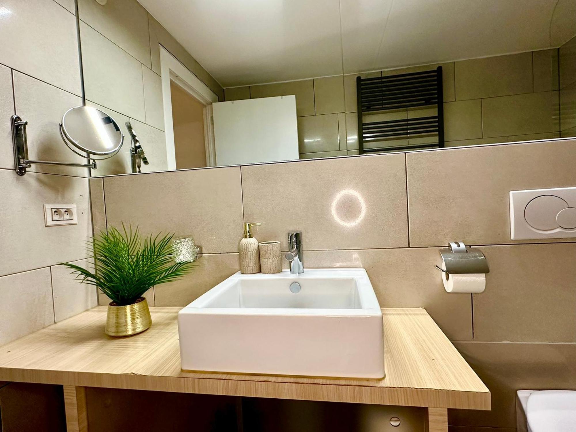Luxury Suites Castel By Rikas Hotels 안트베르펜 외부 사진